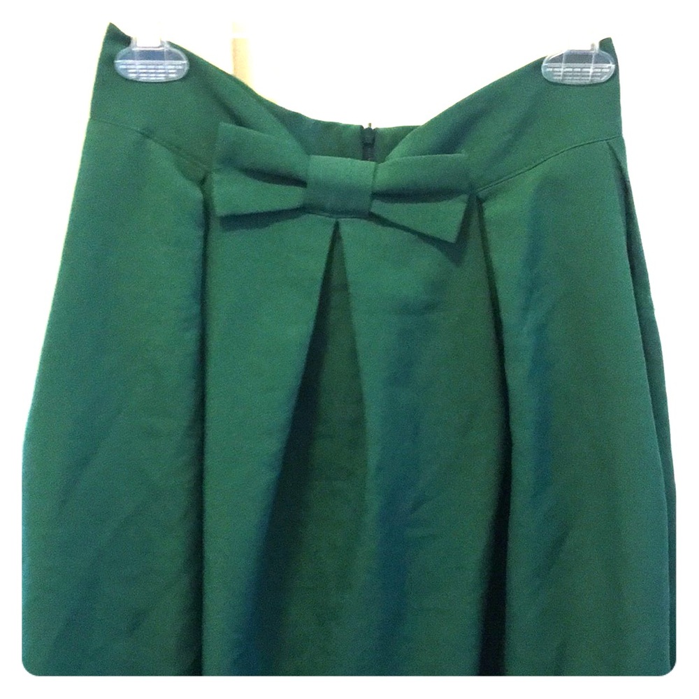 Green A-line skirt